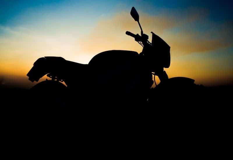 exemple de moto avec beau paysage