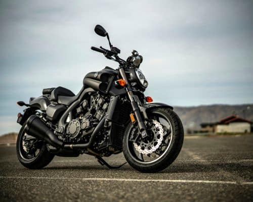 exemple d'une moto yamaha noire