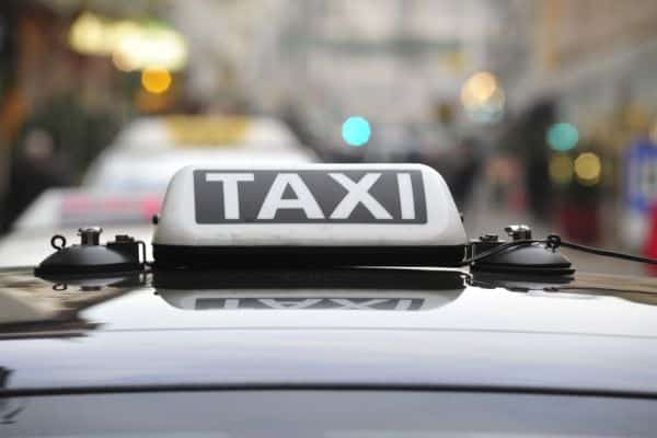 enseigne d'un taxi